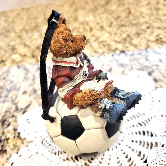Boyd's Bears Christmas Ornament Resin, Soccer 1998, 4" Tall Boyd's Allstar - Picture 5 of 7